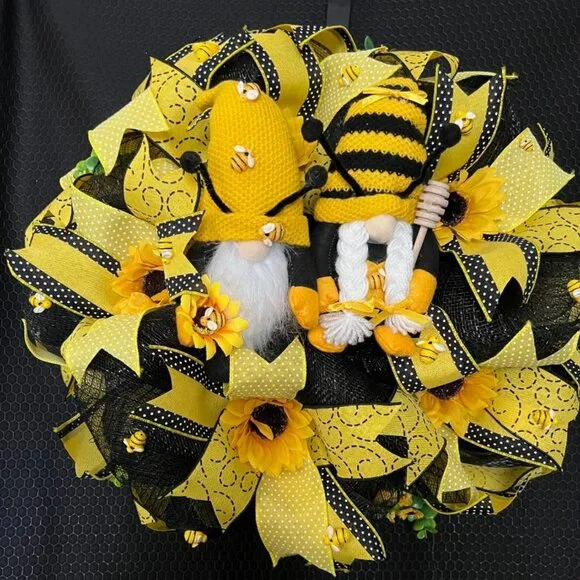 Gnome and Bees Deco Mesh Wreath - Picture 1 of 2